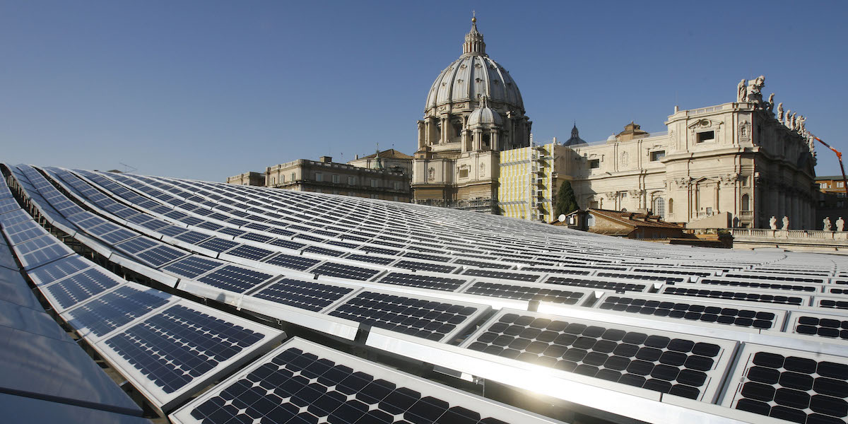 Pannelli fotovoltaici sul tetto della sala Paolo VI, in Vaticano