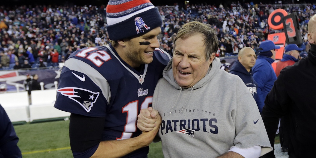 Bill Belichick con il quarterback Tom Brady (AP Photo/Charles Krupa, File)