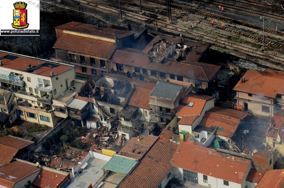 Foto aerea dei palazzi distrutti dall'esplosione del treno