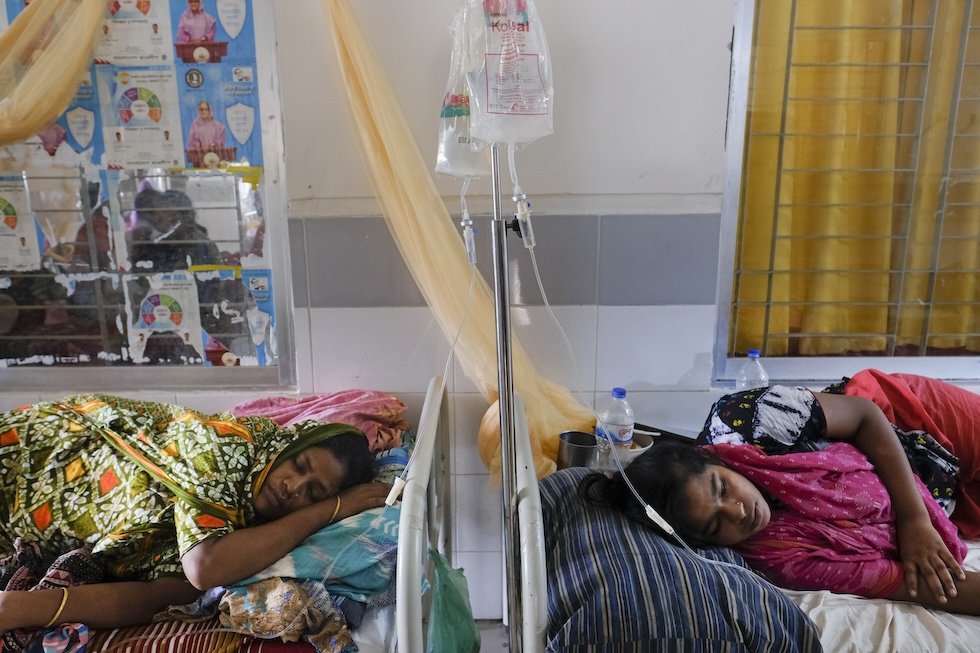 Due donne ricoverate in un ospedale di Dacca lo scorso agosto