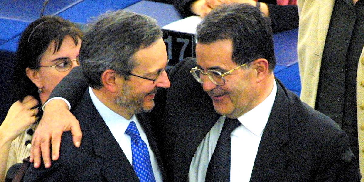 Foto dello storico leader dell'SVP Michl Ebner, ancora molto influente nel partito, insieme a Romano Prodi, storico leader del centrosinistra a livello nazionale