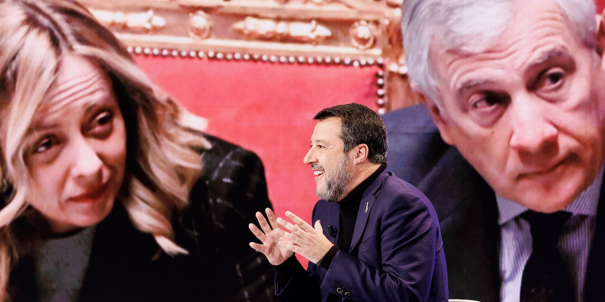 Foto di Salvini a Porta a Porta e sullo sfondo un'immagine di Meloni e Tajani