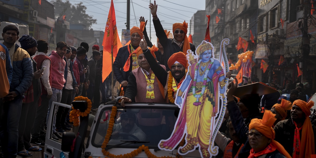 Una processione a Ayodhya (AP Photo/Altaf Qadri)