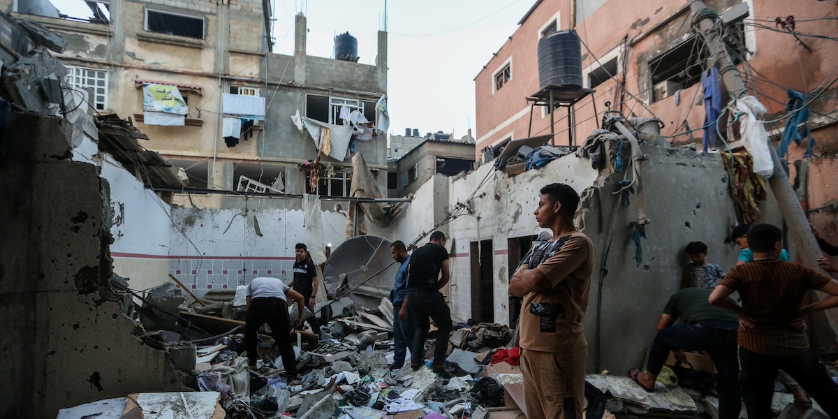 Edifici distrutti a Khan Yunis, nella Striscia di Gaza, lo scorso ottobre (Ahmad Hasaballah/Getty Images)