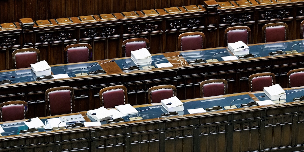 I banchi del governo nell'aula della Camera (Roberto Monaldo/LaPresse)