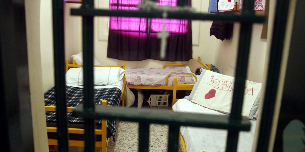 Una cella della sezione femminile del carcere di San Vittore di Milano (LaPresse/Vince Paolo Gerace)