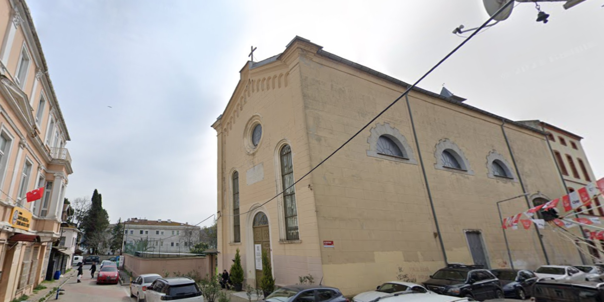 La chiesa di Santa Maria nel quartiere di Sariyer, a Istanbul (Google Street View)