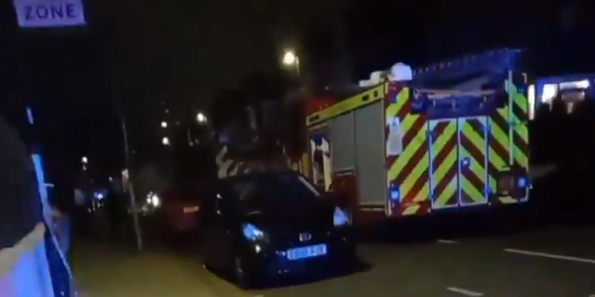 Un'ambulanza sul luogo dell'aggressione