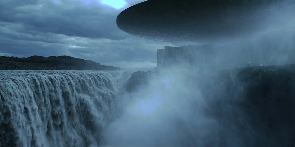 La scena del film del 2012 “Prometheus” in cui un alieno si sacrifica per spargere il proprio DNA nell'ecosistema