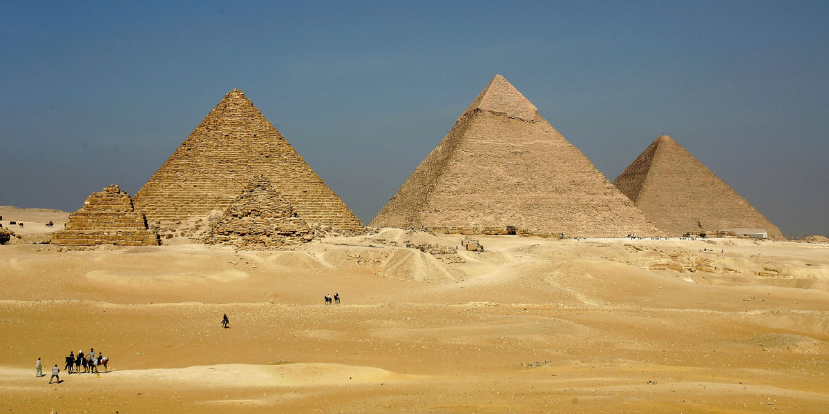 Le piramidi di Micerino, Cheope e Chefren a Giza (Sean Gallup/Getty Images)
