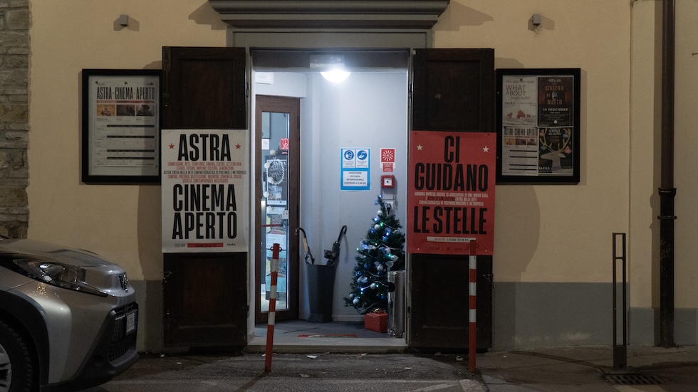 Una foto dell'ingresso del cinema Astra a San Giustino