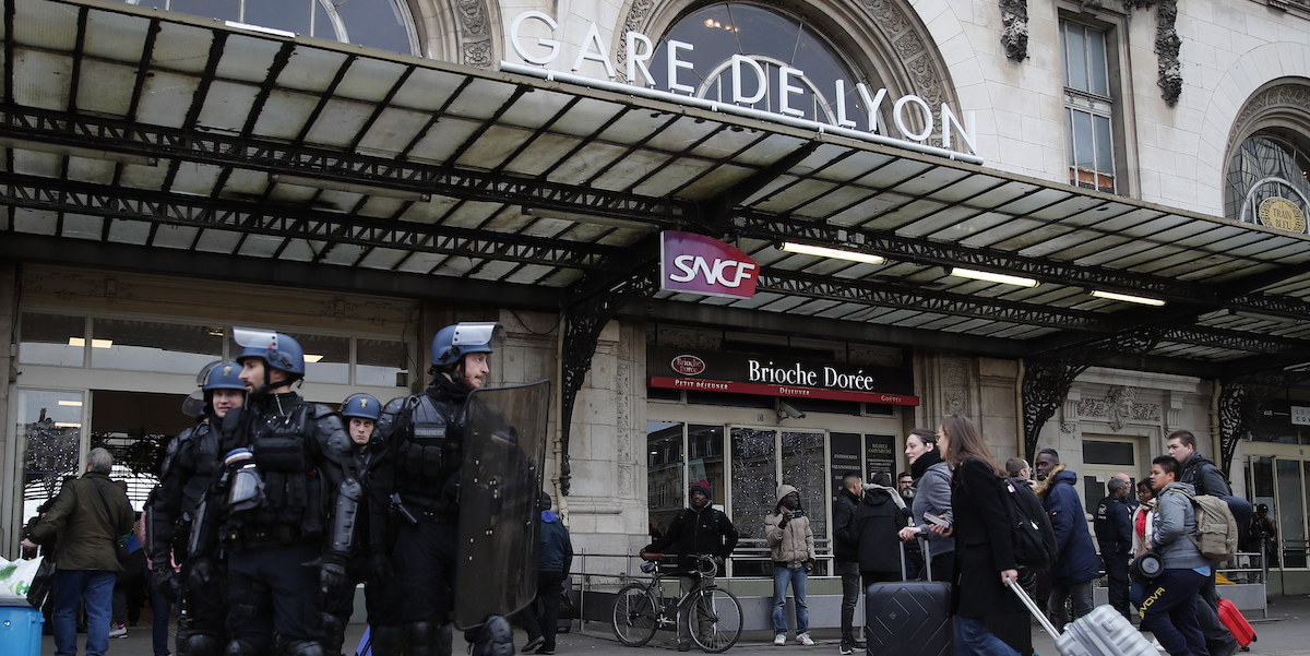 La Gare de Lyon a Parigi in una foto del 2019 (AP Photo/Francois Mori)