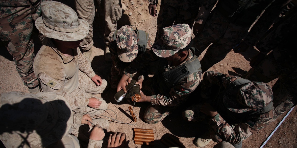 Soldati statunitensi durante un’esercitazione in Giordania, nel 2013 (AP Photo/Mohammad Hannon)