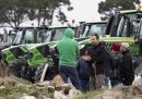 Alcuni agricoltori nel punto di ritrovo su via Nomentana a Roma