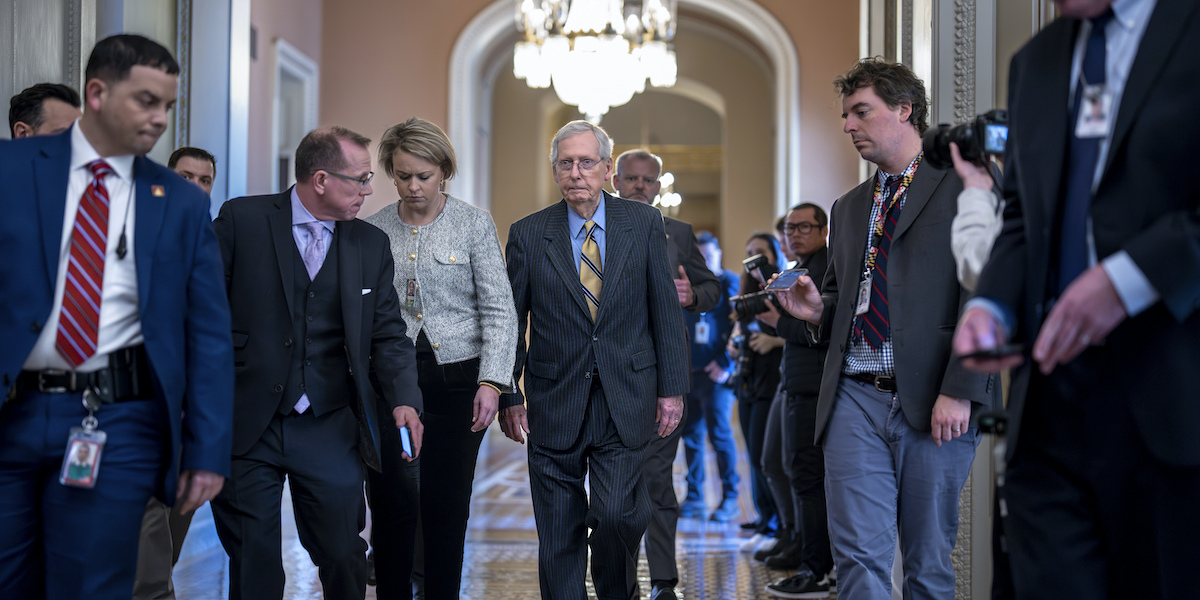 Il leader dei Repubblicani al Senato degli Stati Uniti, Mitch McConnell (AP Photo/J. Scott Applewhite)