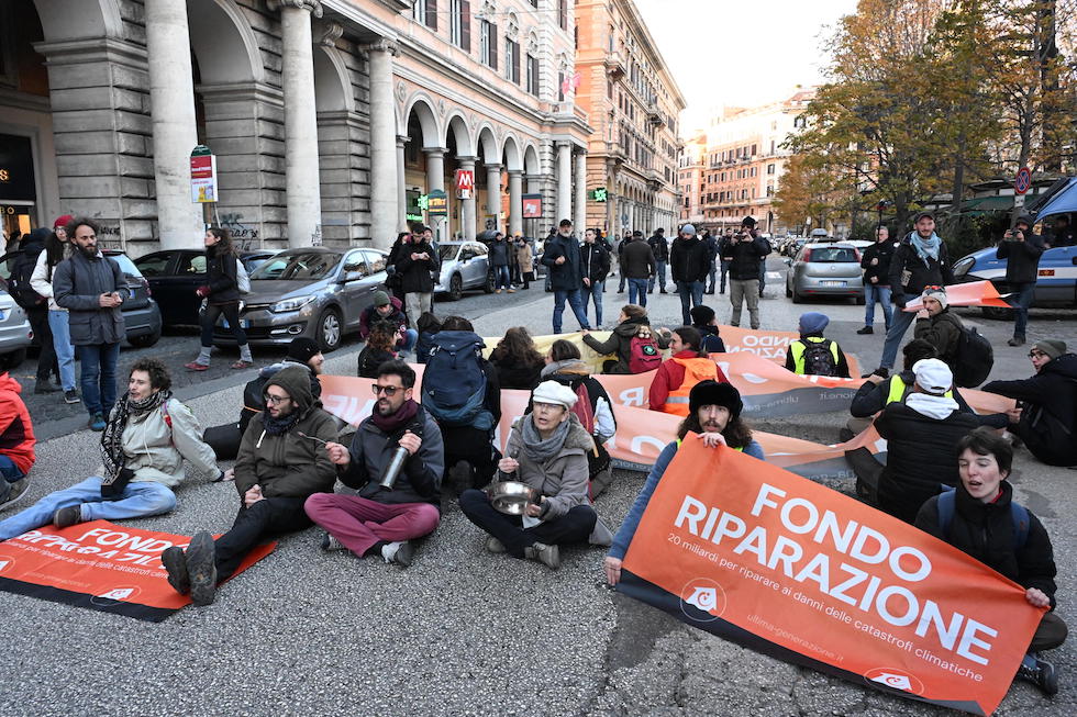 Un flashmob organizzato a Roma il 16 dicembre 2023