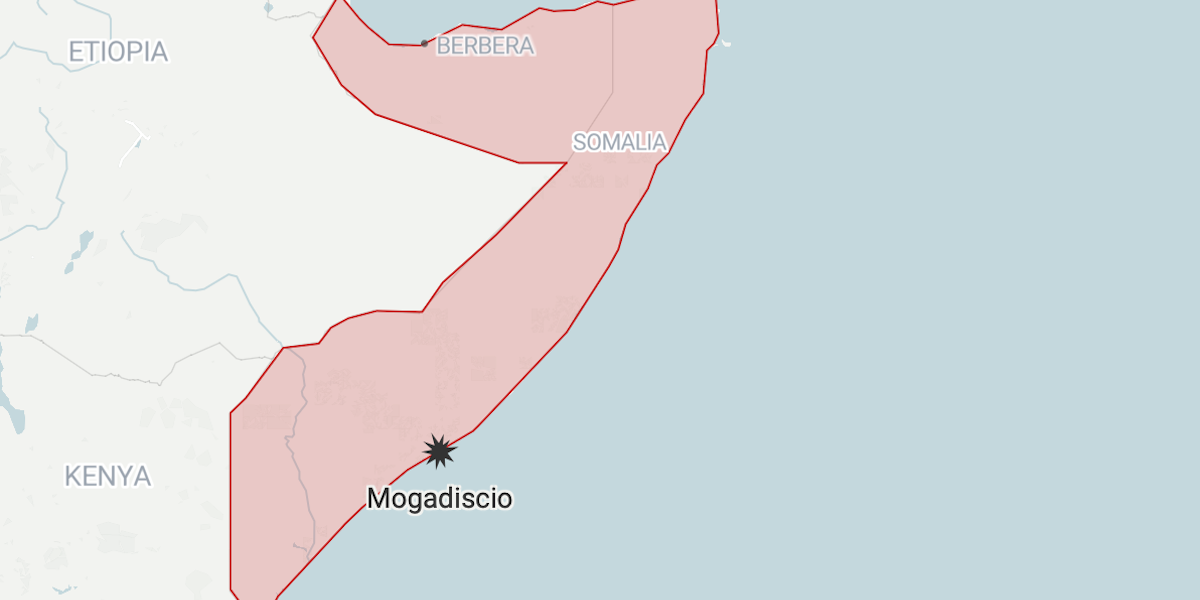 A Mogadiscio, in Somalia, cinque persone sono state uccise in un attacco compiuto da un soldato contro una base militare 