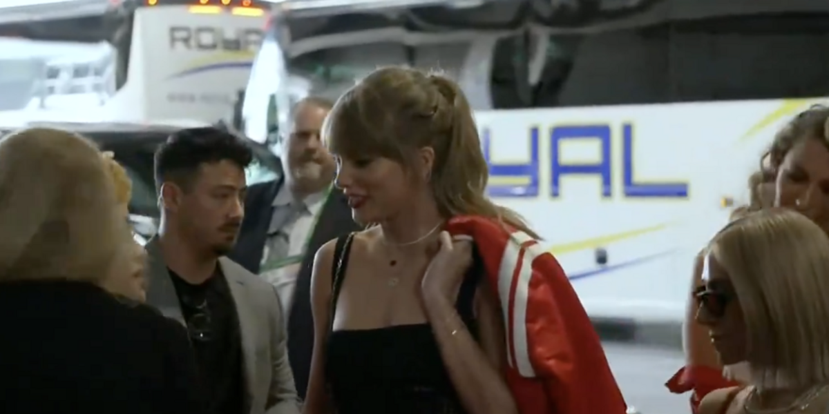 Y finalmente está ahí, Taylor Swift en el Super Bowl Y finalmente está ahí, Taylor Swift en el Super Bowl