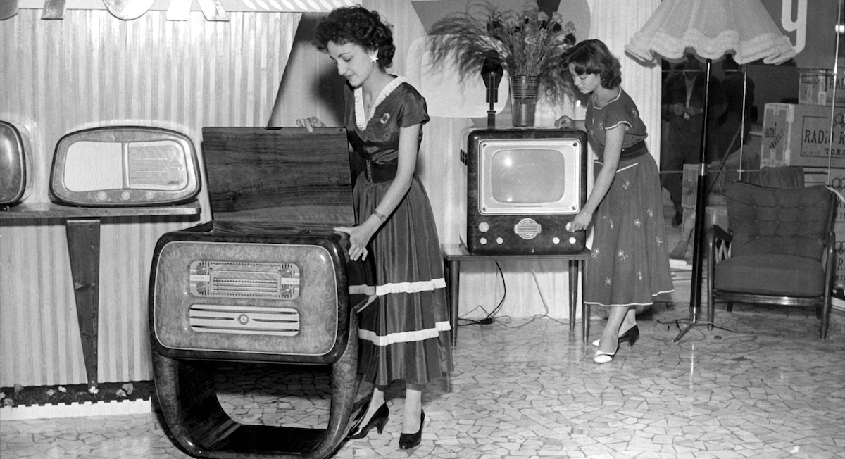 Inaugurazione della mostra della Radio e TV alla Fiera Campionaria di Milano, 19 settembre 1953 (FARABOLAFOTO)