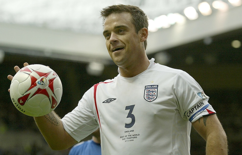 Robbie Williams a una partita di calcio di beneficenza per l'UNICEF a Manchester, Inghilterra, 2006