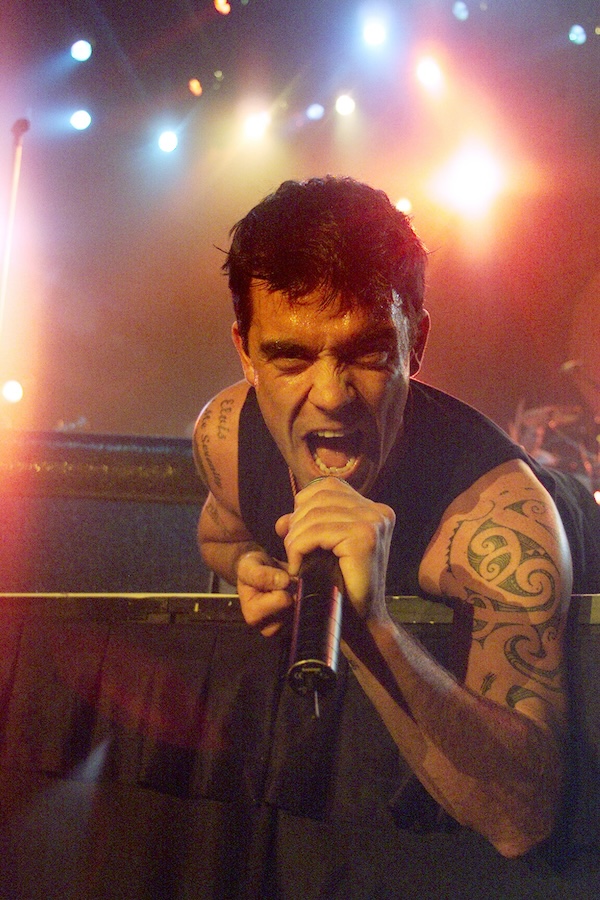 Robbie Williams in concerto a Brisbane, 2001