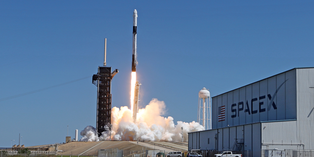 Foto di un razzo di SpaceX