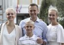 Navalny con la moglie Yulia, la figlia Daria e il figlio Zakhar in posa per una fotografia a Mosca, l'8 settembre del 2019