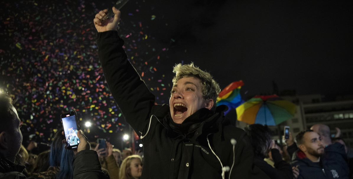 Festeggiamenti in piazza Syntagma, Atene, 16 febbraio 2024 (AP Photo/Michael Varaklas)