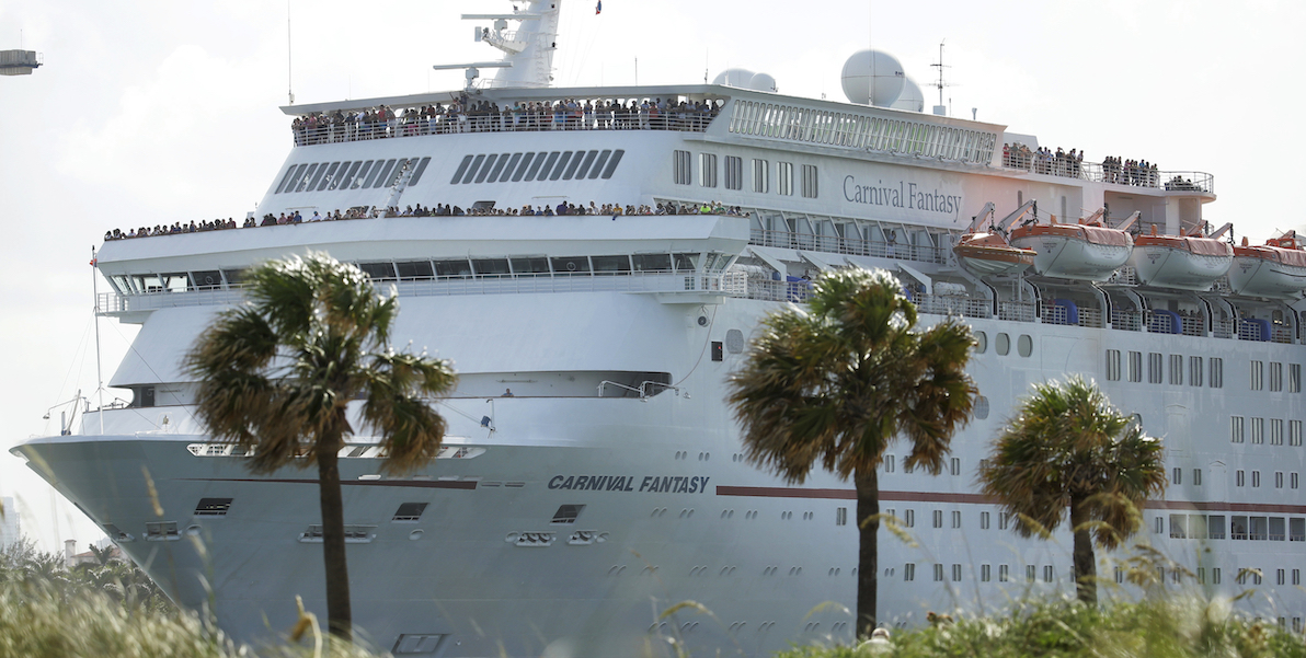 Una nave da crociera della Carnival Cruise Line, Miami, Stati Uniti, 20 giugno 2016 (AP Photo/Lynne Sladky, File)