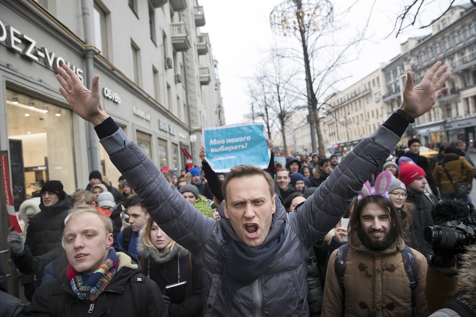 Navalny durante una protesta a Mosca il 28 gennaio del 2018