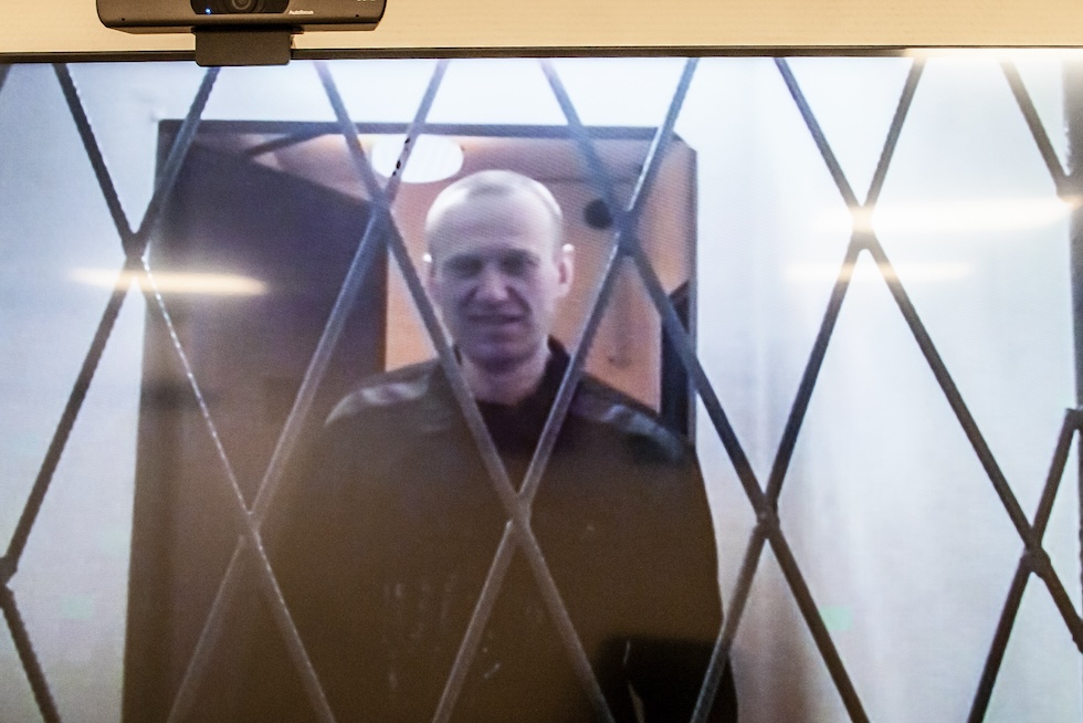 Navalny in un video fornito dal servizio penitenziario russo durante un'udienza in tribunale a Kovrov, 10 gennaio 2024