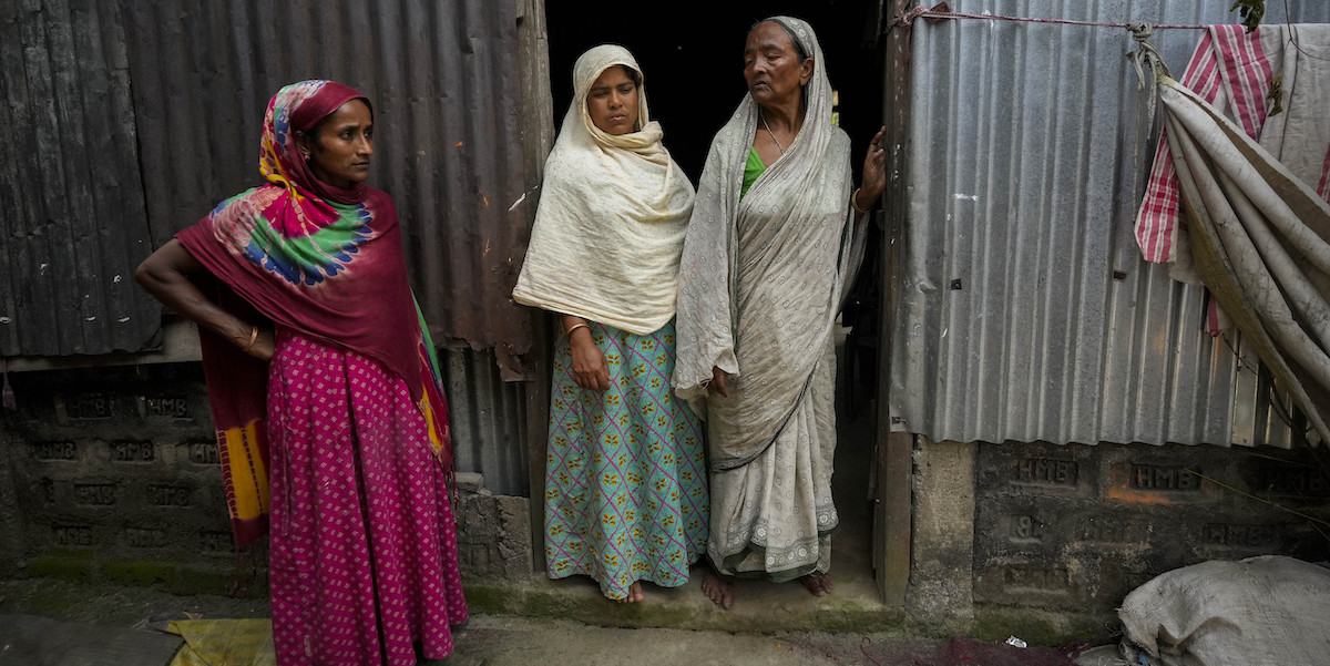 Tre donne musulmane nello stato di Assam (AP Photo/Anupam Nath)