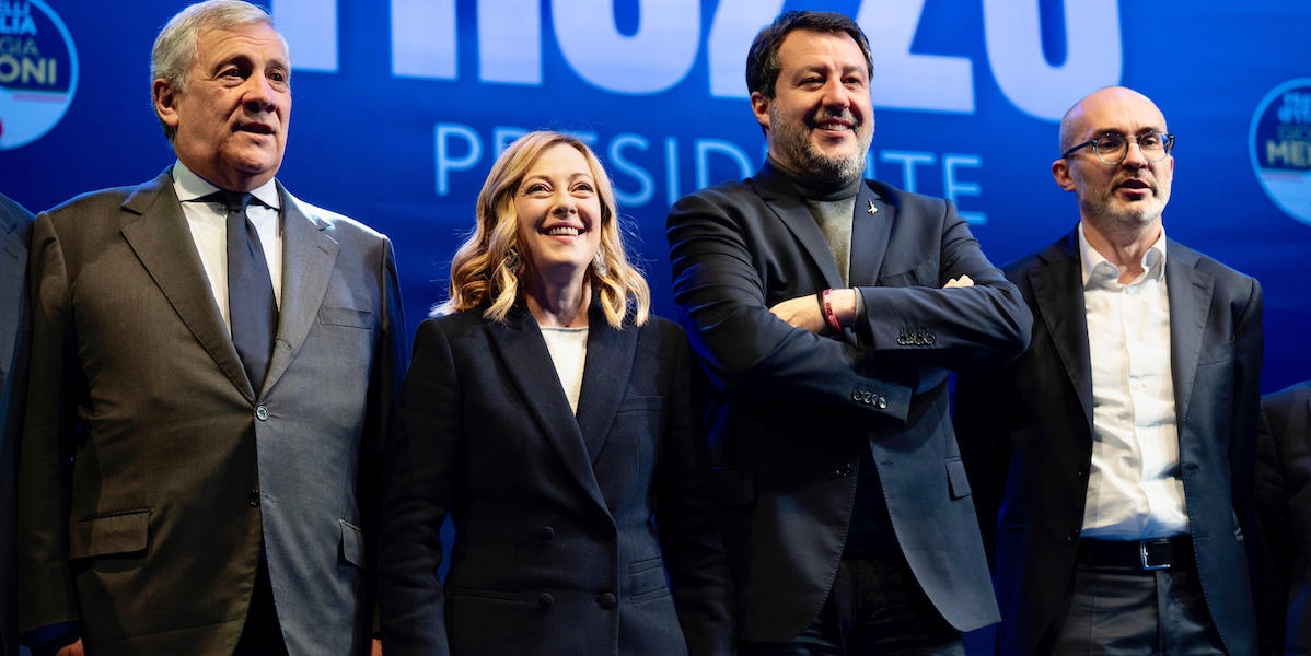 I leader di destra Meloni, Salvini e Tajani, col candidato presidente in Sardegna Truzzu, durante il comizio conclusivo della campagna elettorale a Cagliari, il 21 febbraio 2024
(FILIPPO ATTILI/ANSA)
