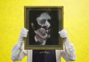Il quadro "Studio di George Dyer" del pittore Francis Bacon presentato alla casa d'aste Sotheby's prima di un'asta. Il suo prezzo stimato è attorno ai 5-7 milioni di sterline, più o meno 6-8 miloni di euro.