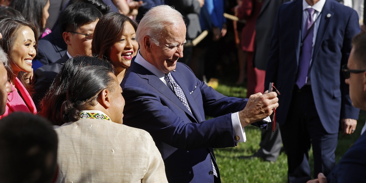 Joe Biden a Washington con alcuni sostenitori (Photo by Chip Somodevilla/Getty Images)