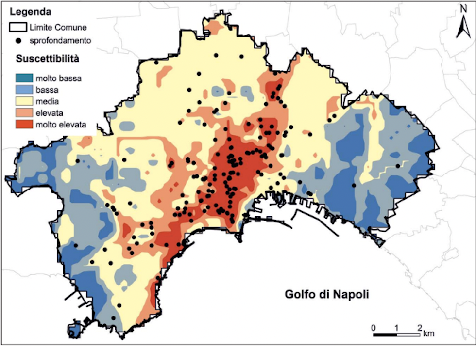 Mappa del rischio di fenomeni di sinkholes antropogenicinel territorio di Napoli