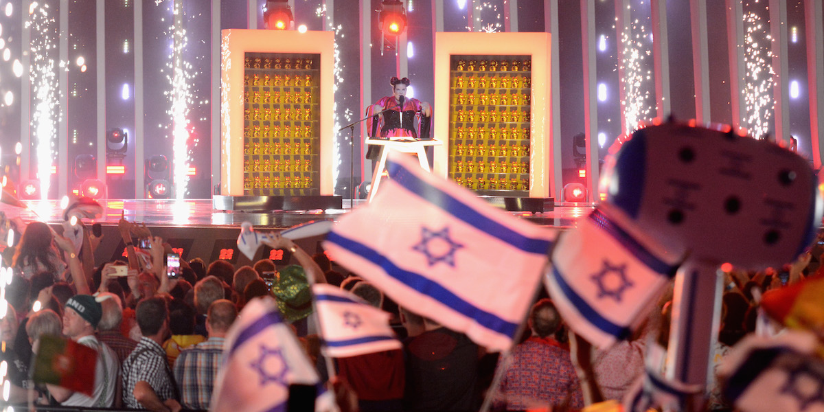 La cantante israeliana Netta Barzilai all'Eurovision Song Contest del 2018 a Lisbona, in Portogallo, che ha vinto (Pedro Gomes/Getty Images)
