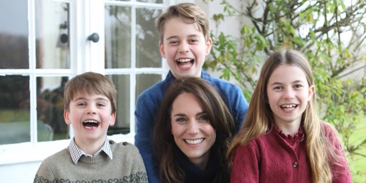 La foto diffusa sulla pagina ufficiale del principe William e di Kate Middleton