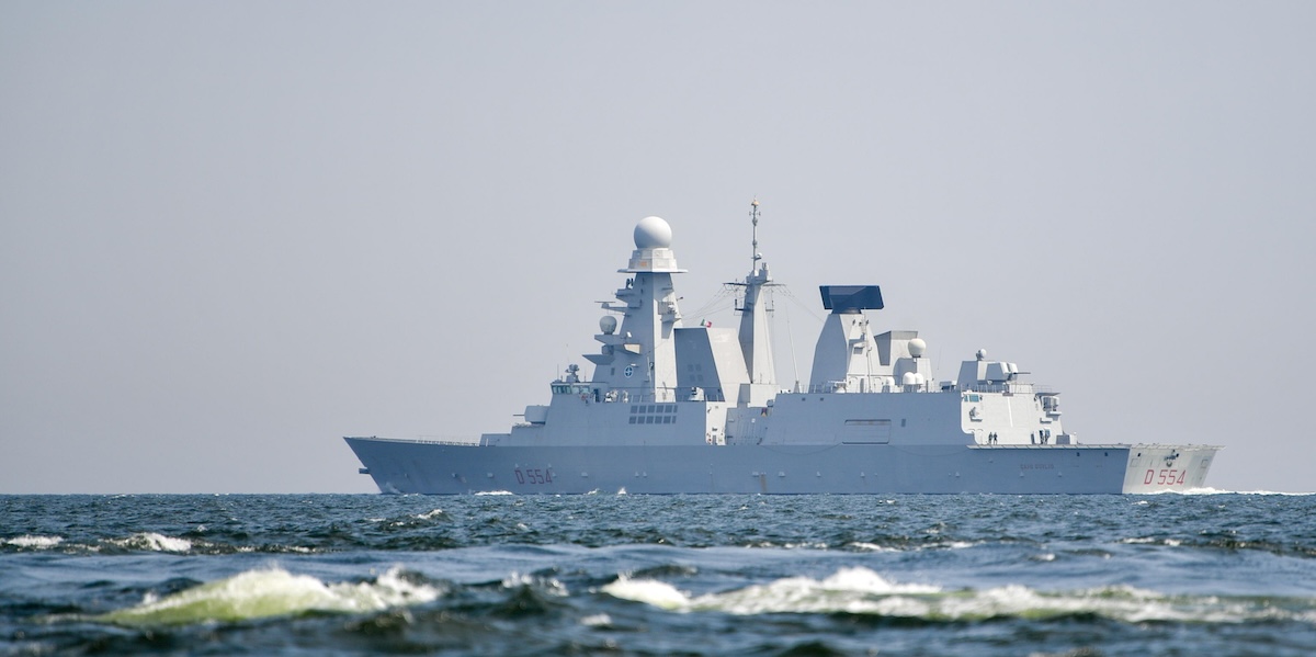 La nave Caio Duilio (ANSA/EPA/Adam Warzawa)