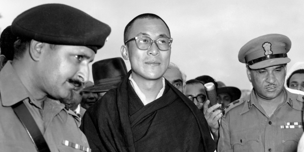Il Dalai Lama pochi giorni dopo l'arrivo in India, nel 1959 (AP Photo, File)