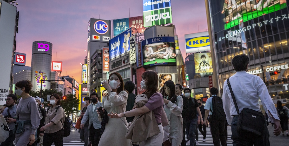 Il noto incrocio del frequentatissimo quartiere di Shibuya, a Tokyo (Yuichi Yamazaki/Getty Images)