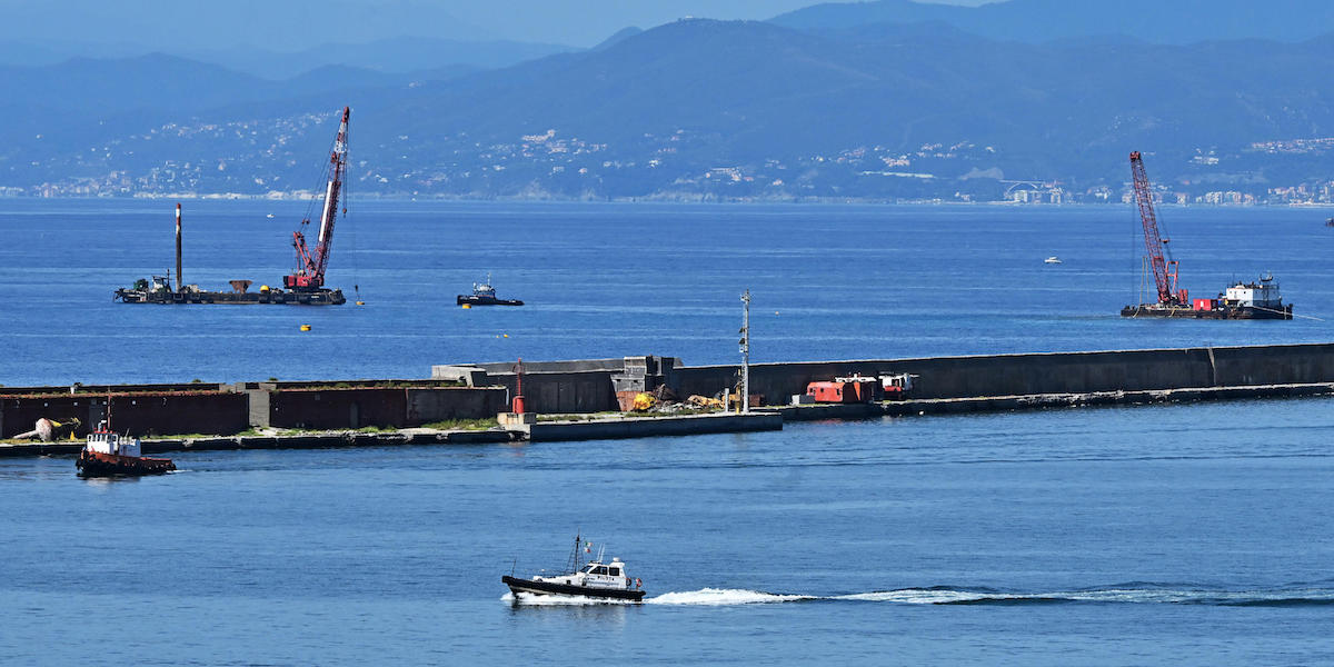 La preparazione del cantiere della nuova diga del porto di Genova