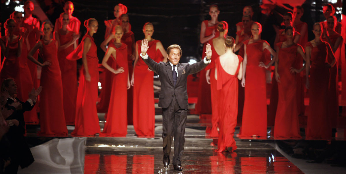 Valentino dopo la sfilata Haute Couture Spring-Summer 2008 a Parigi (AP Photo/Jacques Brinon)