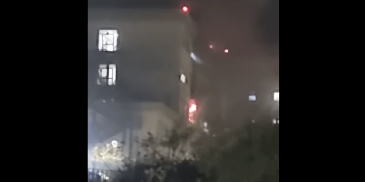 Fermoimmagine di un video dell'incendio
