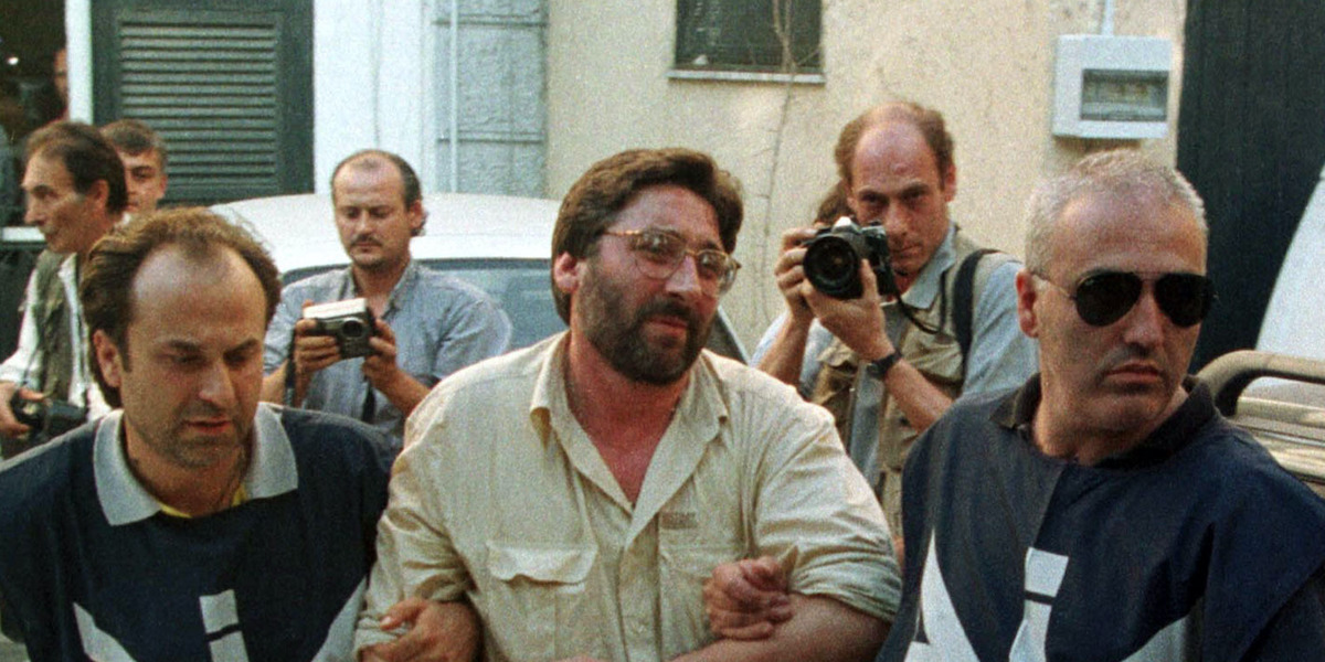 Francesco Schiavone arrestato a Caserta l'11 luglio 1998 (Mario Laporta, Reuters)