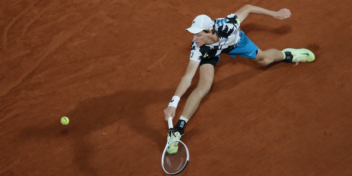 Jannik Sinner al Roland Garros del 2020 (AP Photo/Christophe Ena)