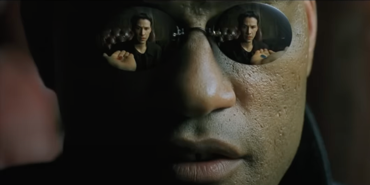 Un'immagine tratta da una scena del primo film, Matrix