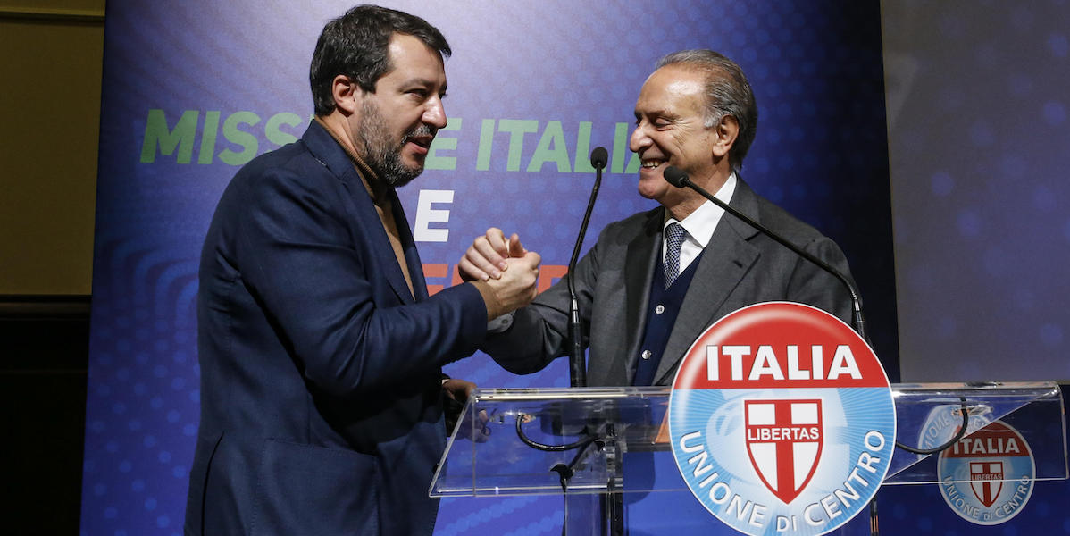 Matteo Salvini con Lorenzo Cesa durante l'assemblea nazionale dell'UDC a Roma, il 3 dicembre 2021 (FABIO FRUSTACI/ANSA)