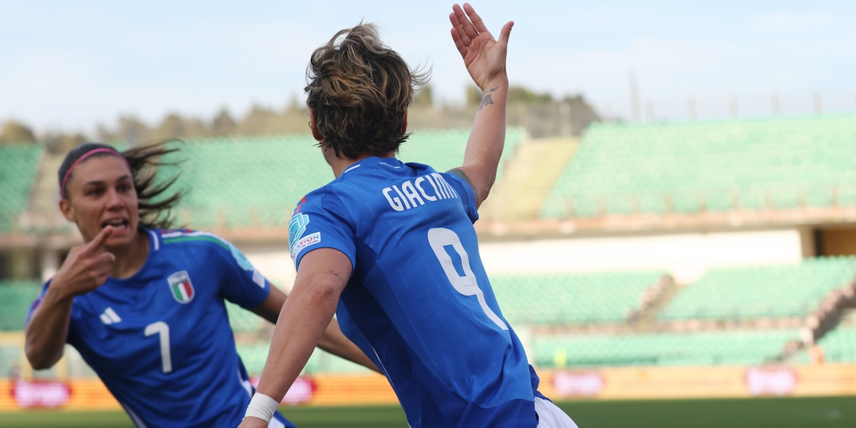 Valentina Giacinti festeggia il suo gol durante la partita a Cosenza, 5 aprile 2024
