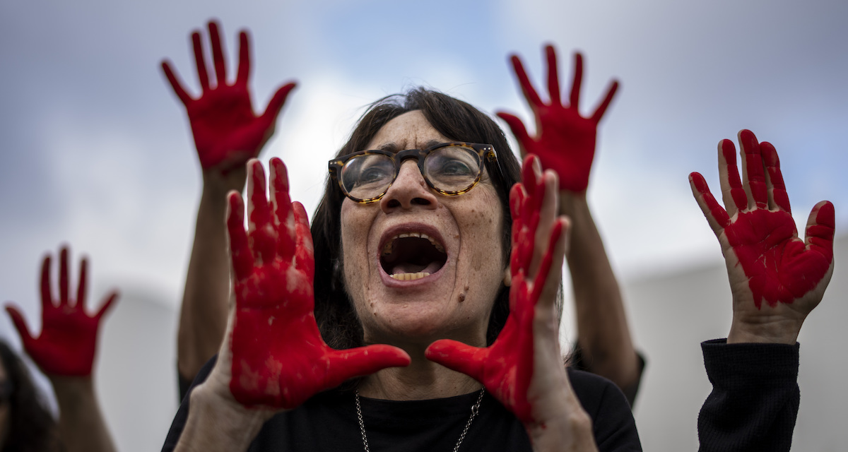 Una manifestazione dei parenti degli ostaggi a Tel Aviv, il 7 aprile 2024